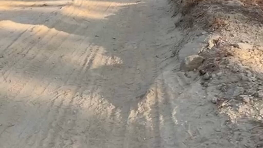 दैलेखको आठबीस नगरपालिका क्षेत्रको राकम–तिलेपाटा–छेपाडी सडक दयनीय, कहिले हुन्छ स्तरोन्नति?