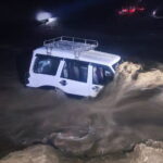 वीपी राजमार्ग पूर्ण रूपमा अवरुद्ध, रोशी खोलाको बाढीले डाइभर्सन बगायो