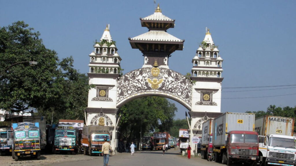वीरगञ्जमा बजार अनुगमनः तीन होटेललाई कारबाही