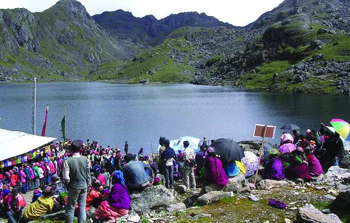 गोसाइँकुण्डमा गङ्गादशहरा मेला सुरु, हजारौँ भक्तजनको आगमन अपेक्षित