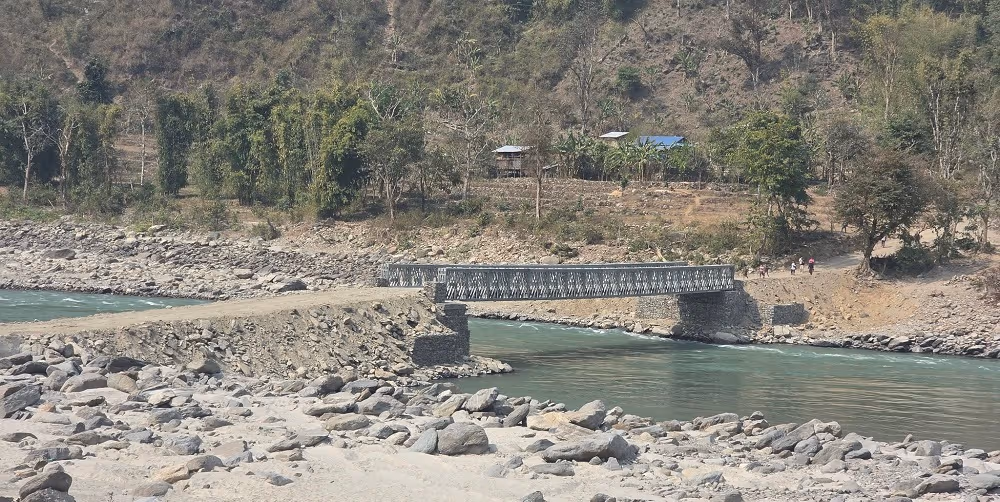 सुनकोशीका दुई अस्थायी बेलिब्रिज निकालिए स् खोटाङ पूर्वी तराईसँग सीधा यातायात