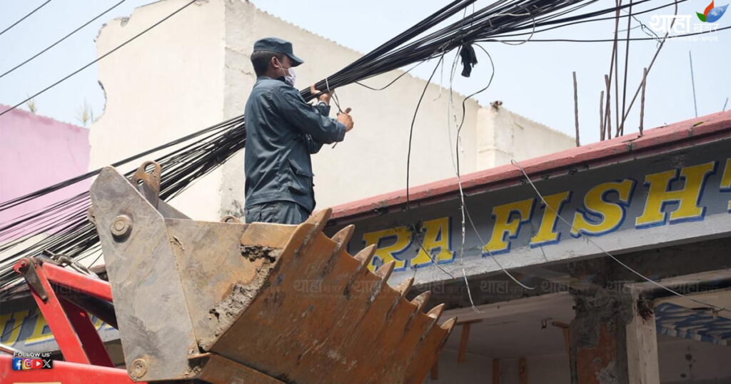 फिर्के खोलामा चल्यो महानगरको डोजरस् हट्दै अतिक्रमण, बन्दै करिडोर