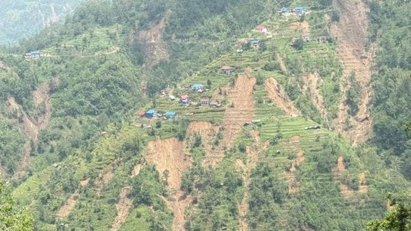 पाँचथरको च्याङथापूका २६ घर पहिरोको उच्च जोखिममा