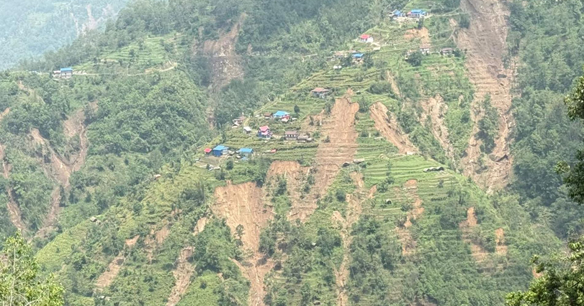 पाँचथरको च्याङथापूमा पहिरोको त्रास, २६ घर उच्च जोखिममा image