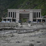 सिन्धुपाल्चोकको तातोपानी भन्सार क्षेत्रमा सुख्खा पहिरो खस्दा सशस्त्र प्रहरीको बीओपीमा भौतिक क्षति