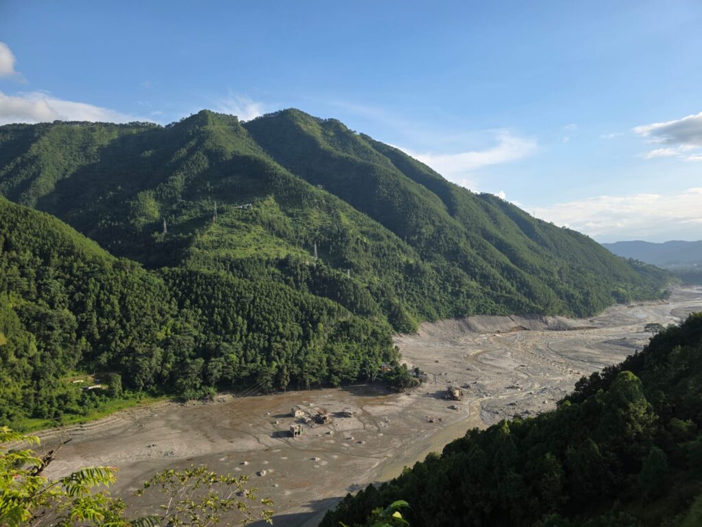 रसुवा-नुवाकोटसहित बाढी प्रभावित क्षेत्रमा खोजी, उद्धार र राहतलाई तीव्रता दिँदै बागमती सरकार