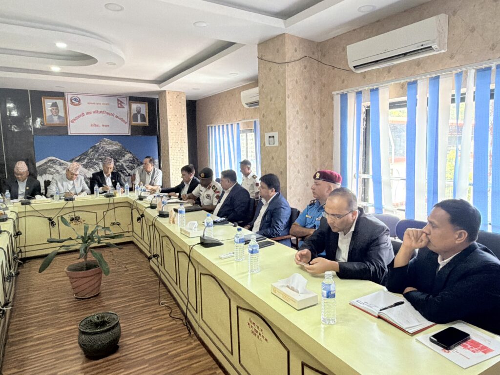 बाढीपीडितको उपचारमा जुट्दै बागमती सरकार : भक्तपुरसहित तीन अस्पतालका स्वास्थ्य टोली प्रभावित क्षेत्रमा