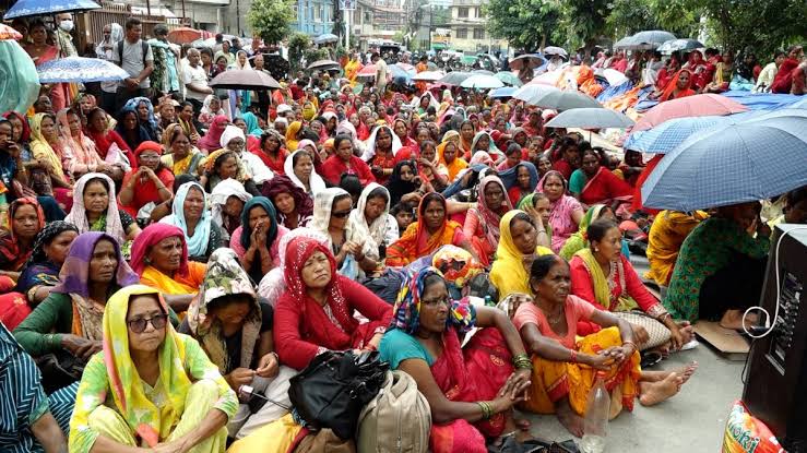 सरकारसँग १४ बुँदे सहमतिपछि लघुवित्त पीडितको आन्दोलन स्थगित