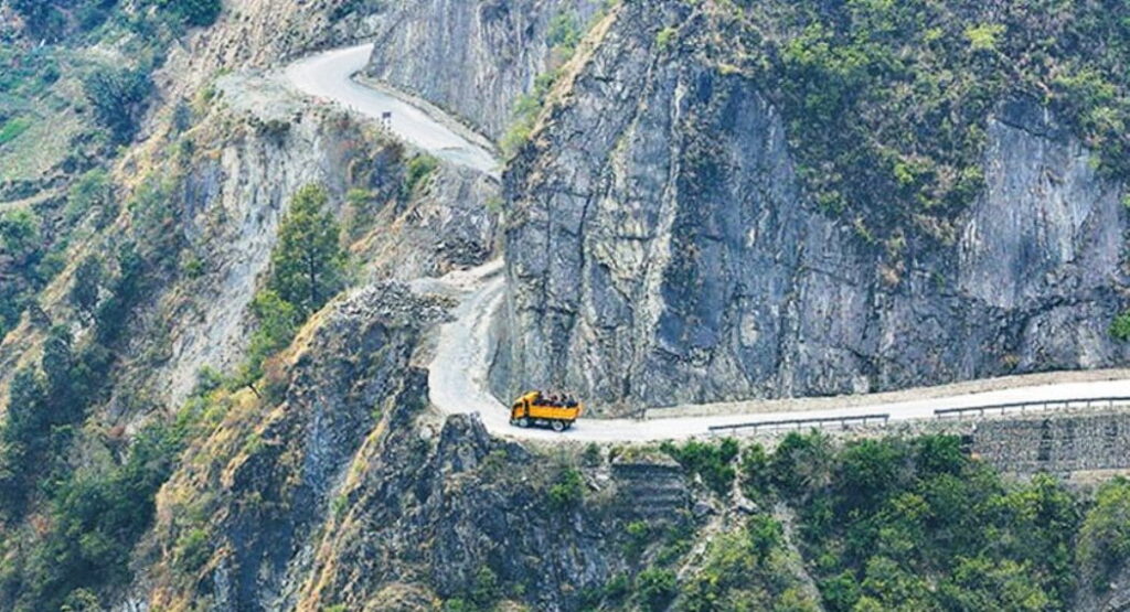 कान्ति राजमार्ग स्तरोन्नतिले लियो गति, २१ किमी खण्डमा ५० प्रतिशत काम सम्पन्न