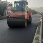 नौ वर्षपछि ओखलढुङ्गा –रुम्जाटार सडक पुनः कालोपत्र गरिँदै