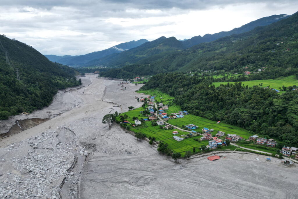 भोटेकोशी बाढी : मृतकको सङ्ख्या १ हजार ३६९ पुग्यो, ५ हजार १३२ अझै सम्पर्कविहीन