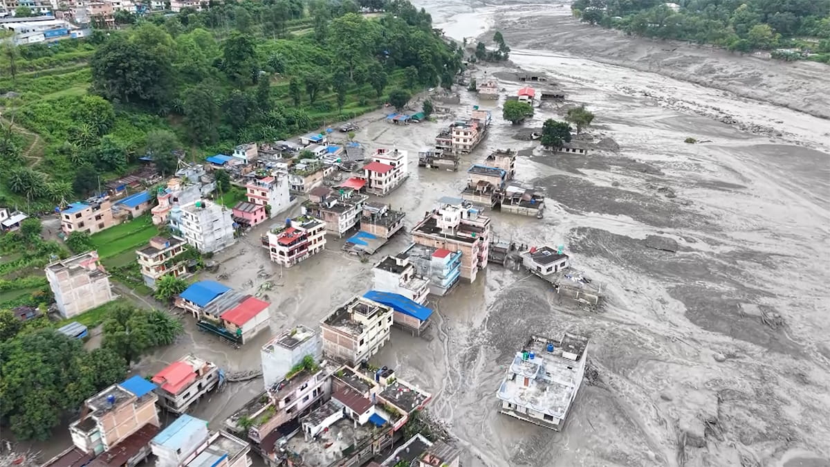 भोटेकोशी बाढीको असर : ५ जिल्लाका १५ पालिकामा १६ हजारभन्दा बढी घरधुरी प्रभावित image