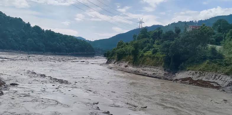 भोटेकोशी बाढीपछि चिन्तित छन् त्रिशूली किनारका बासिन्दा