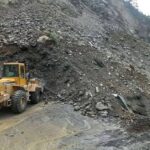 भारी वर्षाले देशभरका ११ राजमार्ग अवरुद्ध, विभिन्न ठाउँमा पहिरो