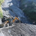 बाढी पहिरोले देशभरको सडक सञ्जाल अस्तव्यस्त, मुख्य राजमार्ग प्रभावित