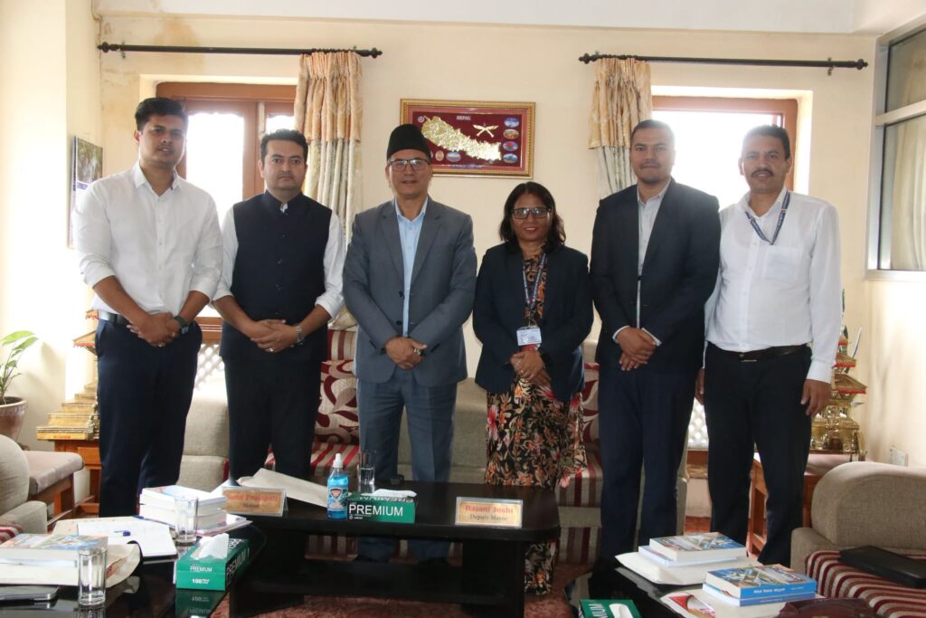 भक्तपुरको शिक्षा प्रणालीबारे वरिष्ठ शाखा अधिकृत प्रशिक्षार्थीले लिए जानकारी