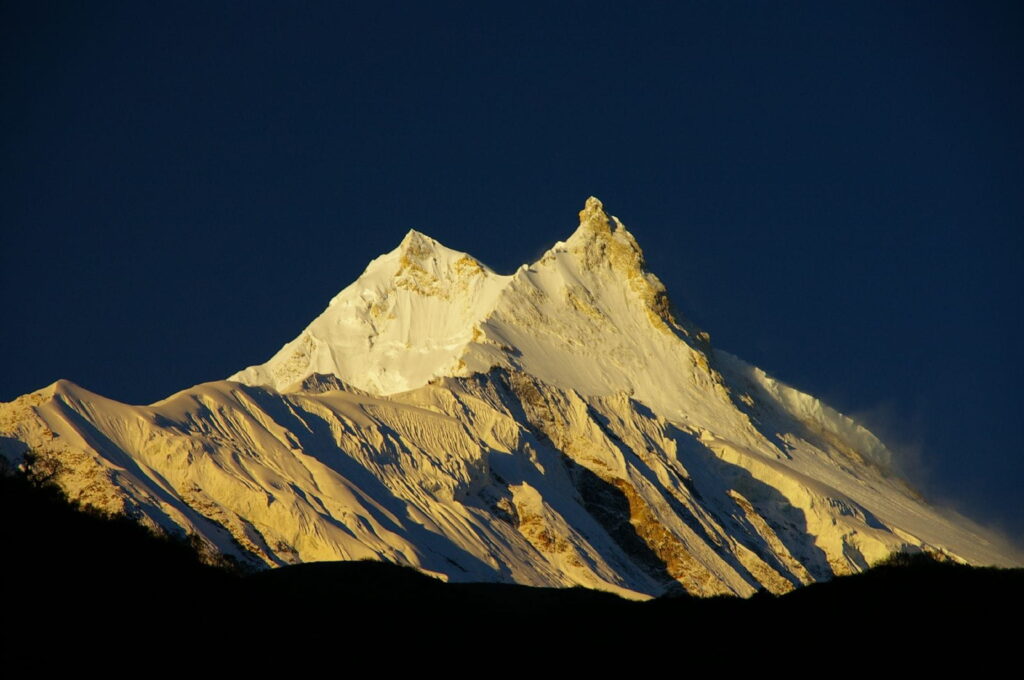 मनास्लु क्षेत्र पुगेका पर्यटक सुरक्षित स् चुम उपत्यकाको पदयात्रा स्थगित