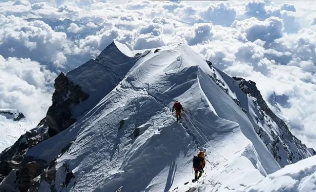 शरद् ऋतुमा ६९ देशका ६४८ आरोहीलाई हिमाल चढ्ने अनुमति