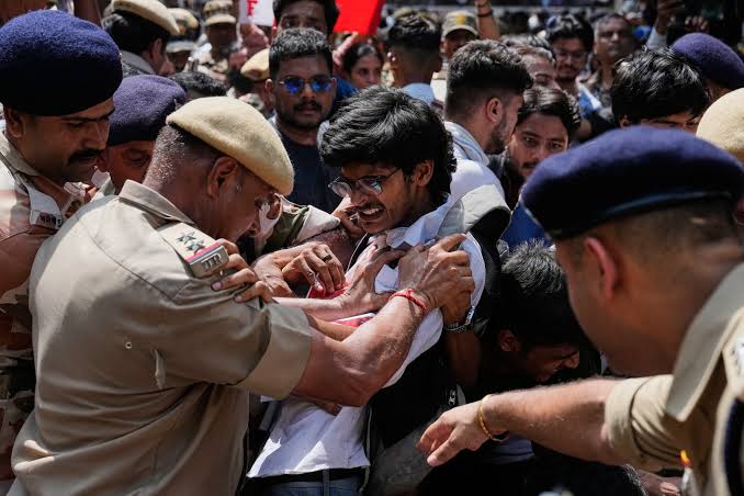 भारतमा मुख्य निर्वाचन आयुक्तको राजीनामा माग्दै तेस्रो दिन पनि प्रदर्शन