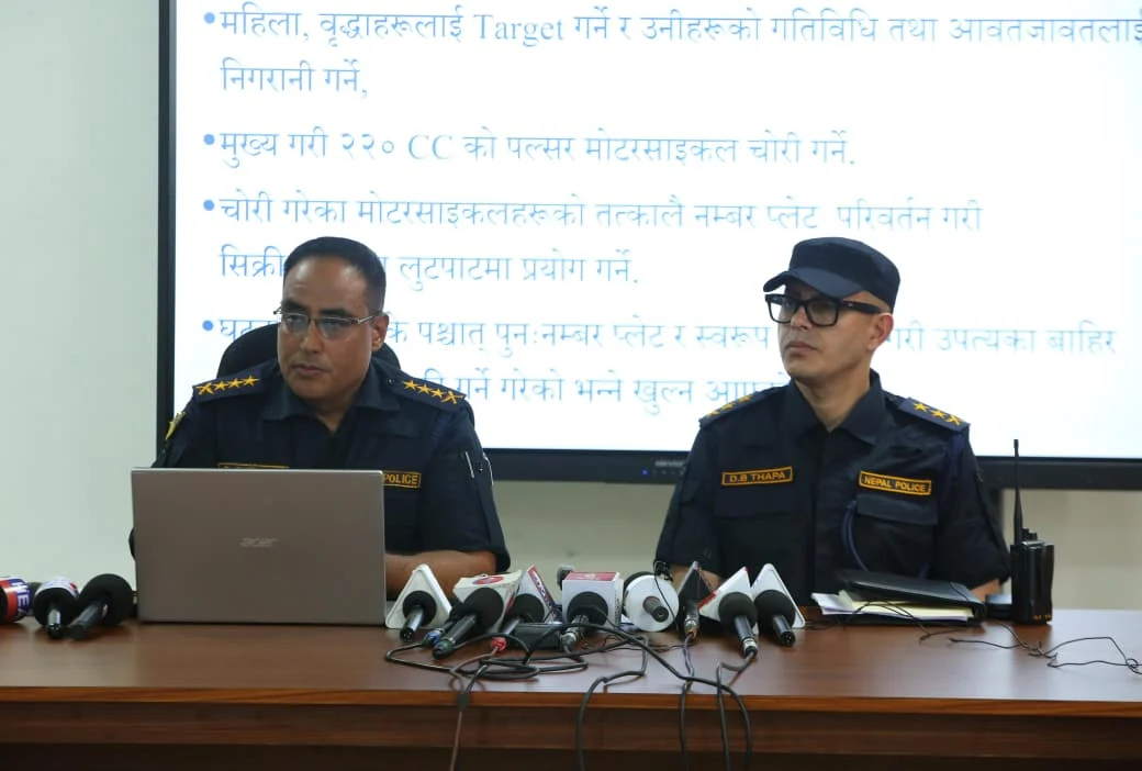 काठमाडौंमा लुटपाट र मोटरसाइकल चोरीमा संलग्न ‘माझी गिरोह’का नाइकेसहित तीन जना पक्राउ image