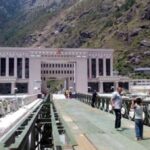 मुख्य बुँदा चीनसँगको उत्तरी व्यापारिक नाका तातोपानी तीन दिनका लागि खुल्ने भएको छ । उद्योग, वाणिज्य तथा आपूर्ति मन्त्रालयका अनुसार नाका कात्तिक ३ गतेसम्म सञ्चालन हुनेछ । नाका खुलेको अवधिमा मालवाहक गाडीलाई मात्र आवतजावतको अनुमति दिइएको छ । यात्रुवाहक गाडी र सर्वसाधारणको आवतजावतबारे मन्त्रालयको सूचनामा उल्लेख छैन । नाका सञ्चालनमा आउँदा चीनसँगको व्यापार र सामान ढुवानीमा संलग्न व्यवसायीलाई सहज हुने अपेक्षा गरिएको छ ।